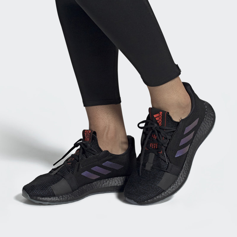 SEPATU LARI ADIDAS Senseboost Go