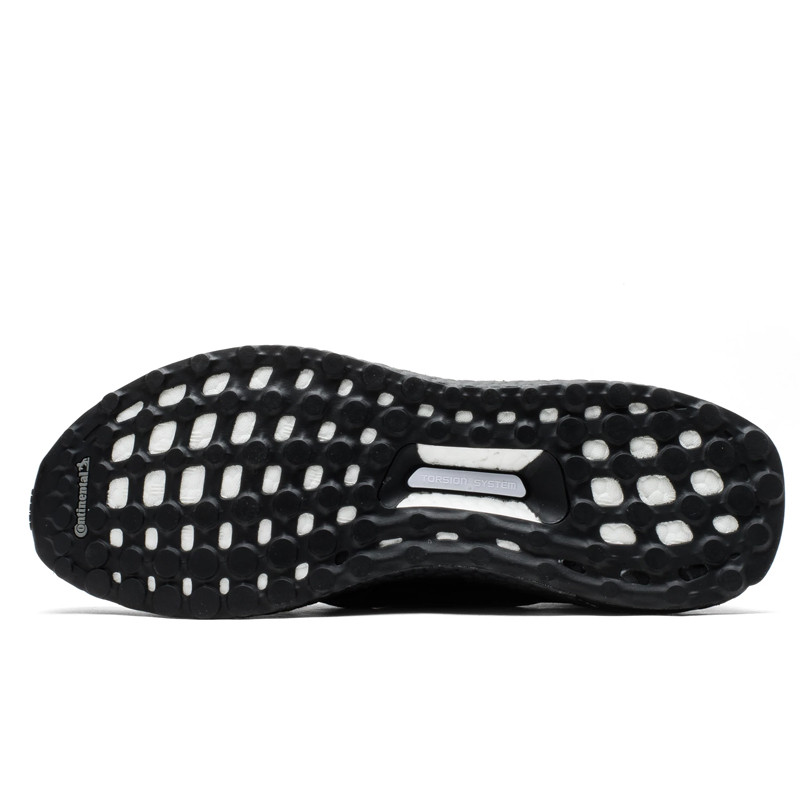 SEPATU LARI ADIDAS Ultraboost Leather