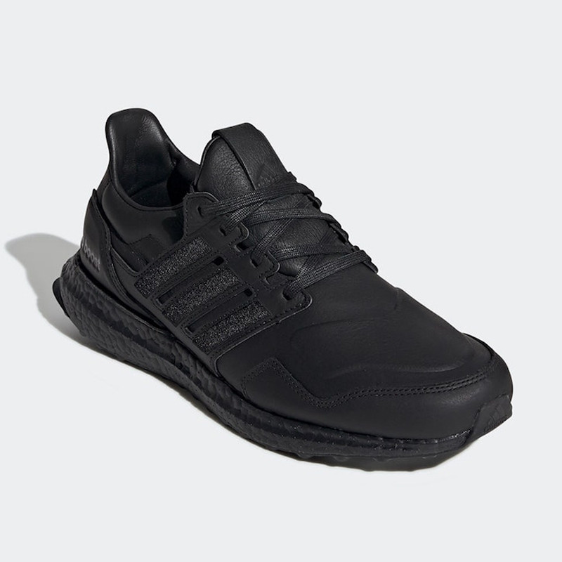 SEPATU LARI ADIDAS Ultraboost Leather
