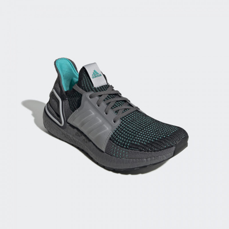 SEPATU LARI ADIDAS Ultraboost 19