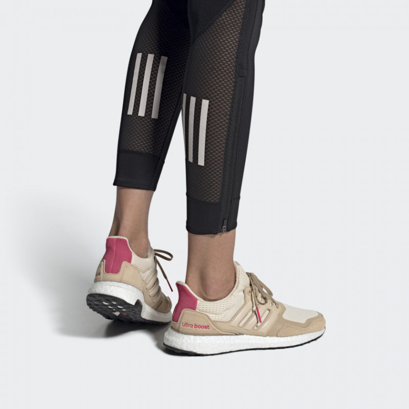 SEPATU LARI ADIDAS Wmns Ultraboost S&L