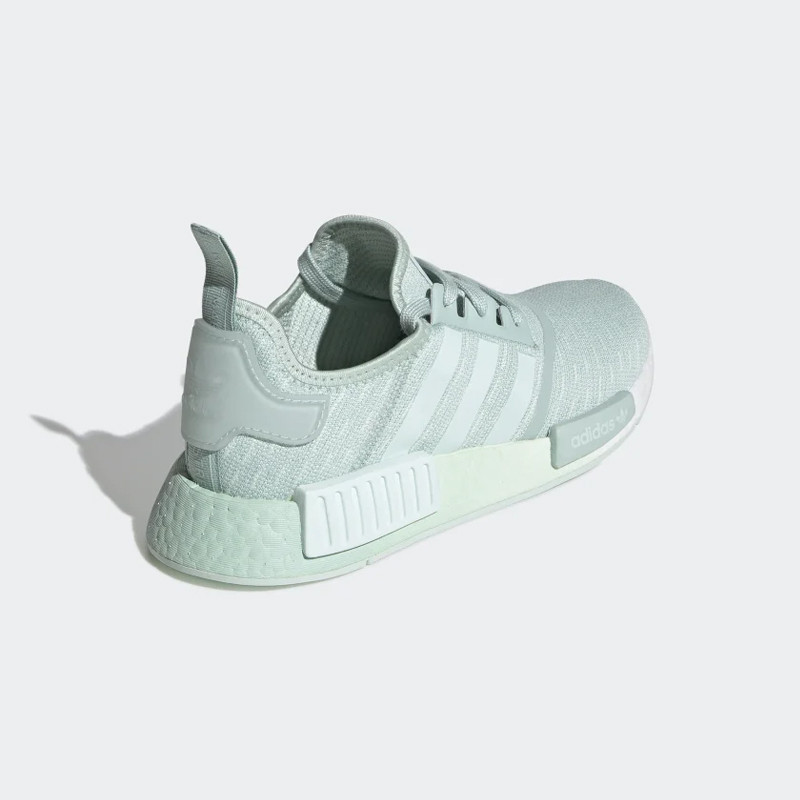 SEPATU SNEAKERS ADIDAS Wmns NMD_R1