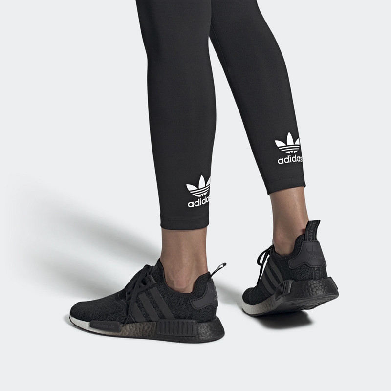 SEPATU SNEAKERS ADIDAS Wmns Nmd_r1