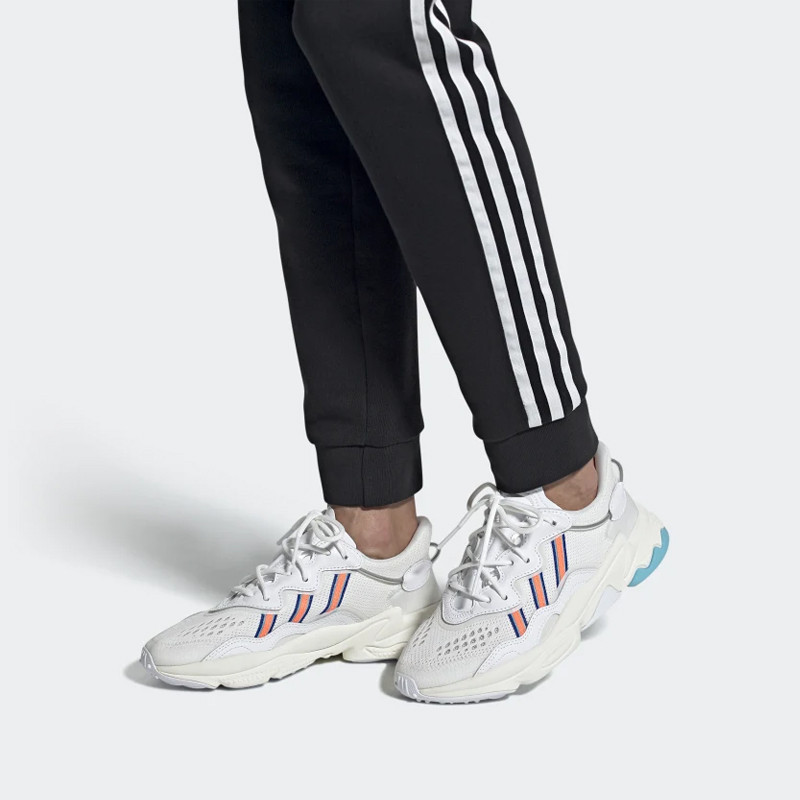 SEPATU SNEAKERS ADIDAS Wmns Ozweego