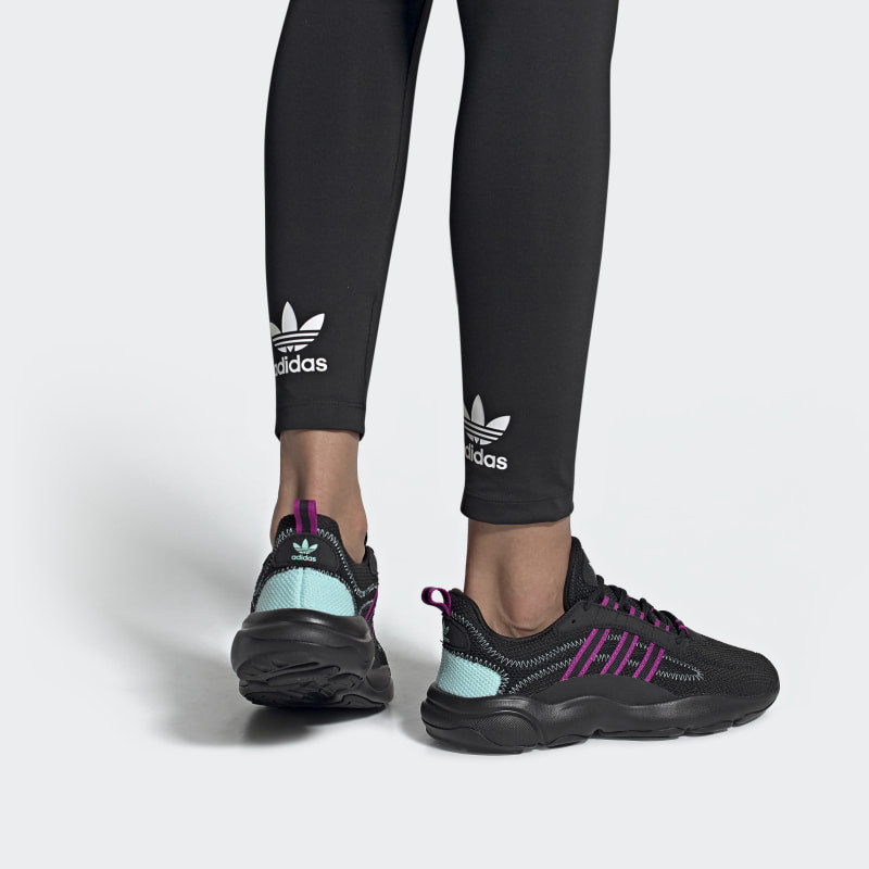 SEPATU SNEAKERS ADIDAS Wmns Haiwee