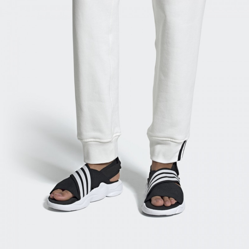 SANDAL SNEAKERS ADIDAS Wmns Magmur Sandals