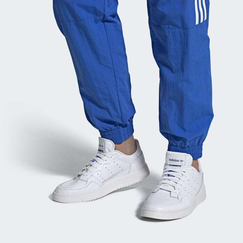 SEPATU SNEAKERS ADIDAS Supercourt
