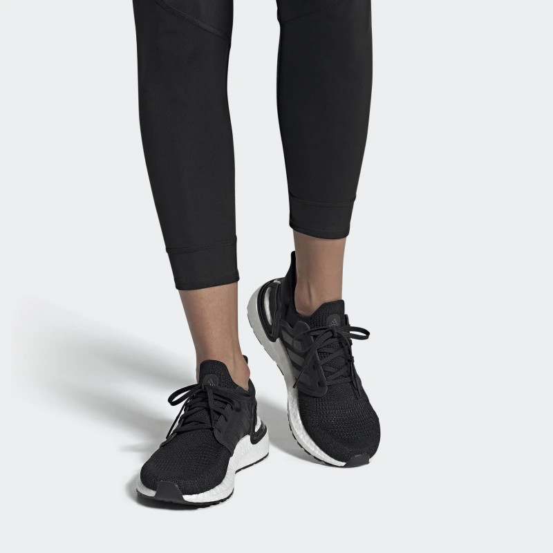 SEPATU LARI ADIDAS Wmns Ultraboost 20