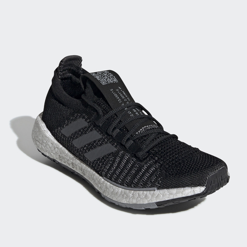 SEPATU LARI ADIDAS Wmns Pulseboost HD