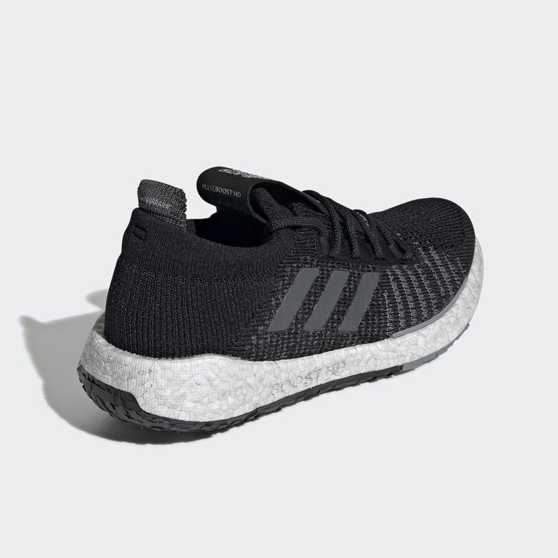 SEPATU LARI ADIDAS Wmns Pulseboost HD