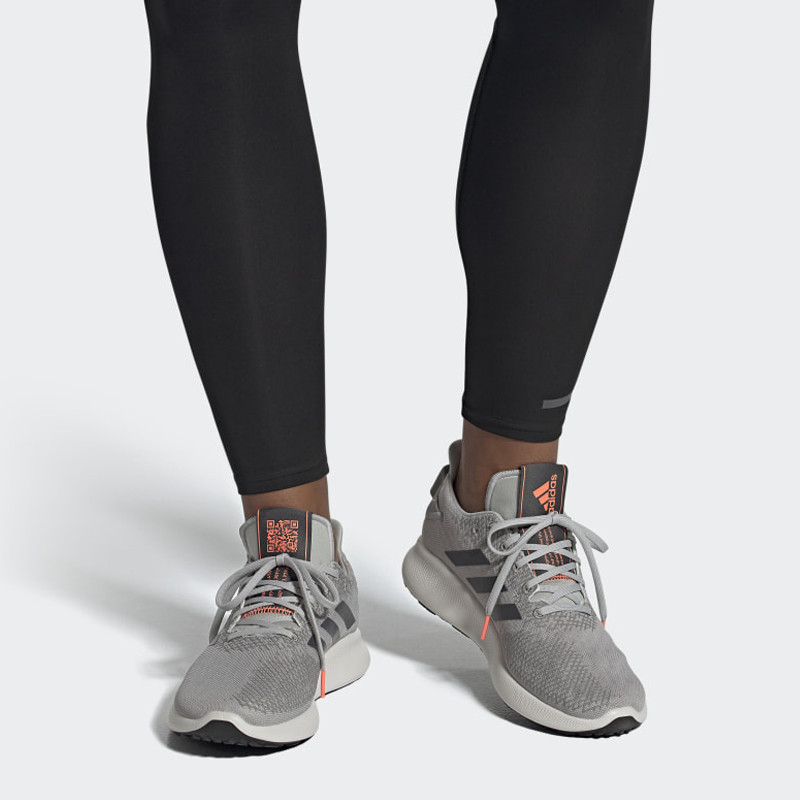 SEPATU LARI ADIDAS Sensebounce Plus Street