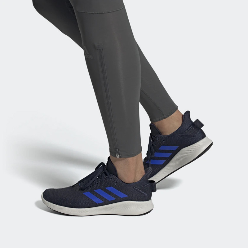 SEPATU LARI ADIDAS Sensebounce Plus Street