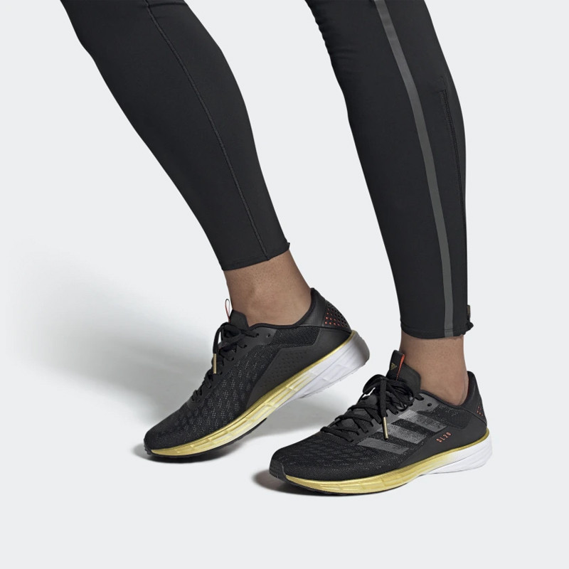 SEPATU LARI ADIDAS SL20