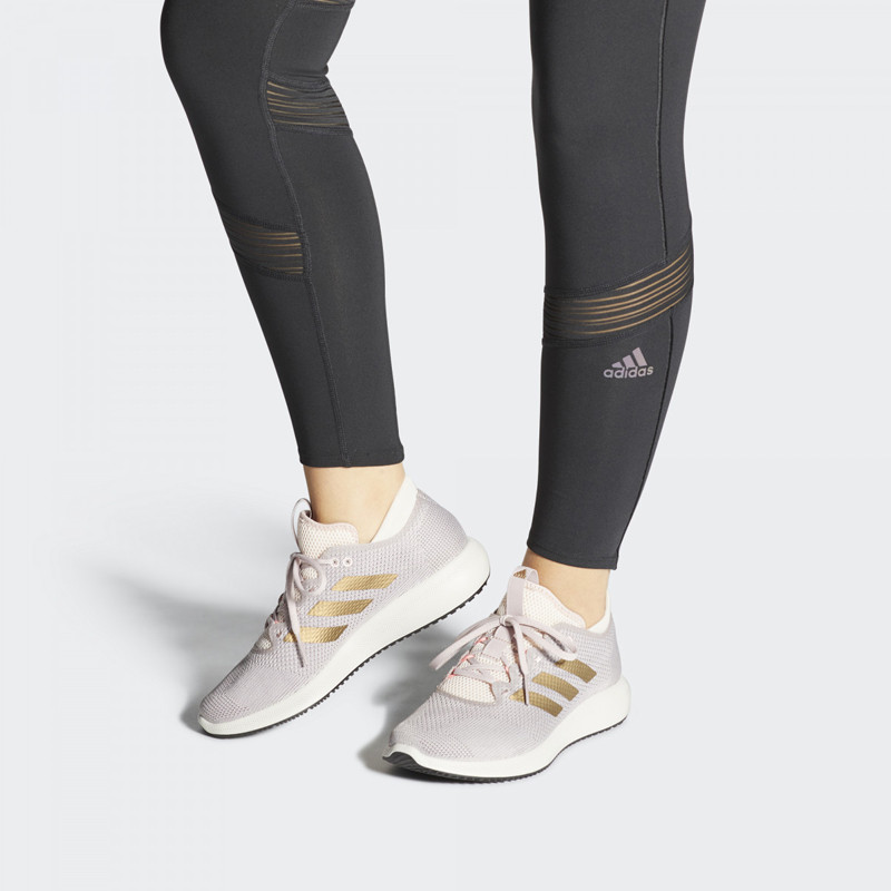 SEPATU LARI ADIDAS Wmns Edge Flex