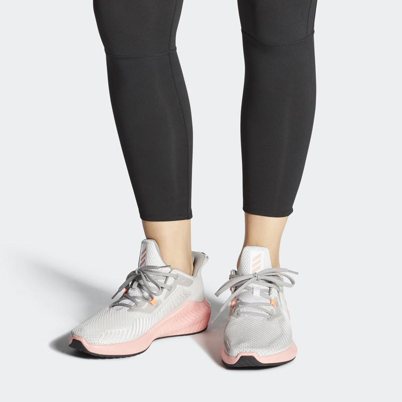 SEPATU LARI ADIDAS Wmns Alphabounce 3