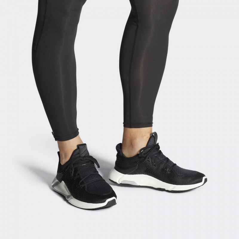 SEPATU LARI ADIDAS Edge XT