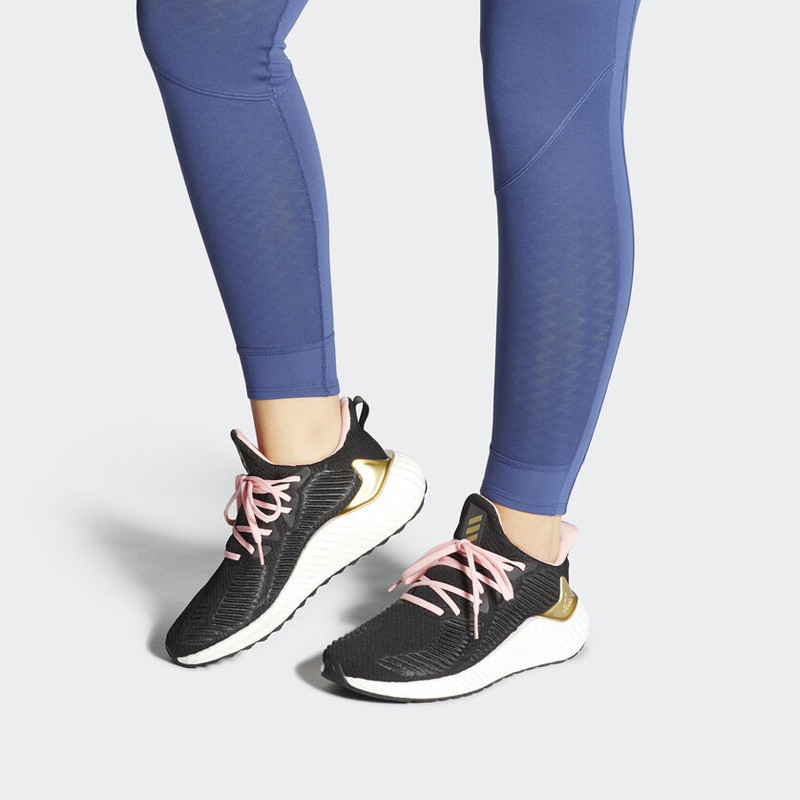 SEPATU LARI ADIDAS Wmns Alphaboost
