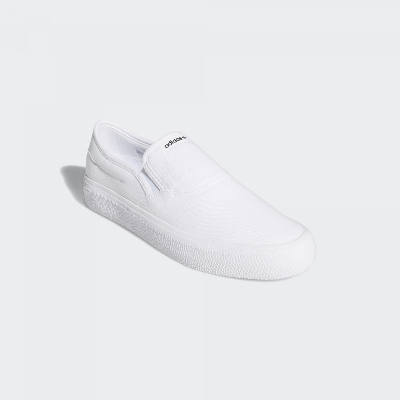 SEPATU SNEAKERS ADIDAS 3MC Slip-on