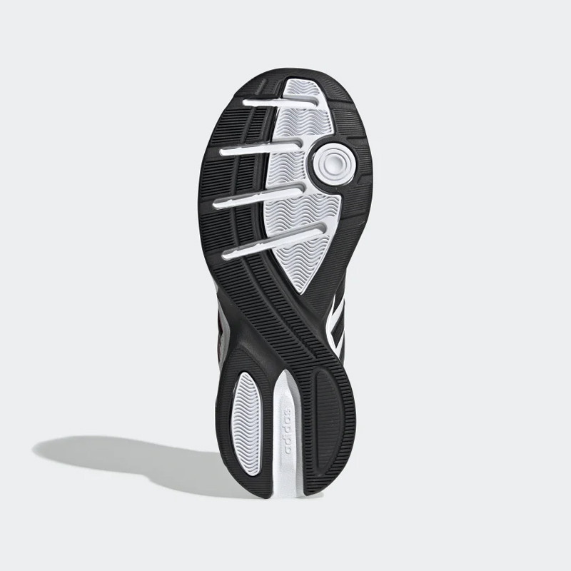 SEPATU SNEAKERS ADIDAS Strutter