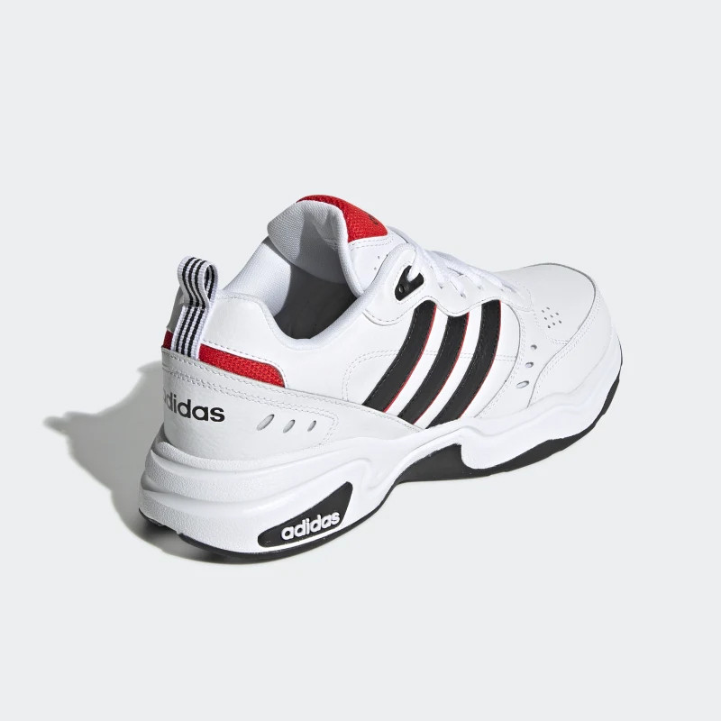 SEPATU SNEAKERS ADIDAS Strutter