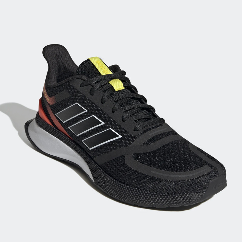 SEPATU LARI ADIDAS Nova