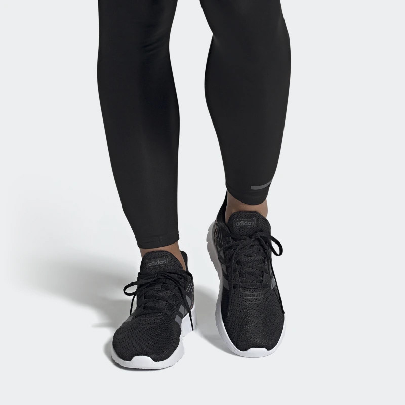 SEPATU LARI ADIDAS Asweerun