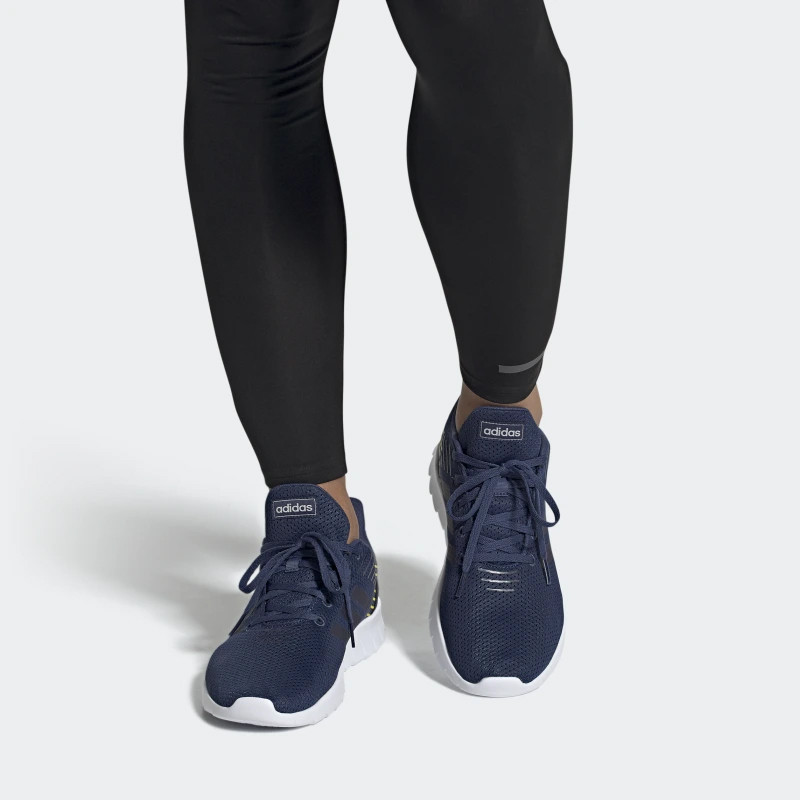 SEPATU LARI ADIDAS Asweerun