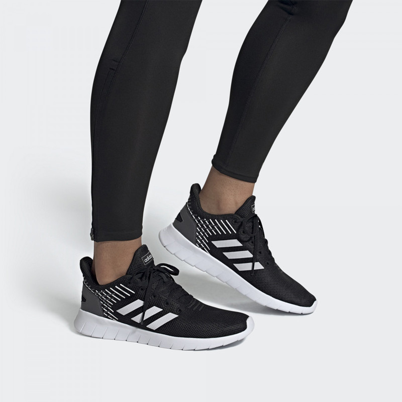 SEPATU LARI ADIDAS Asweerun