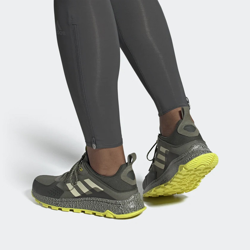 SEPATU LARI ADIDAS Response Trail