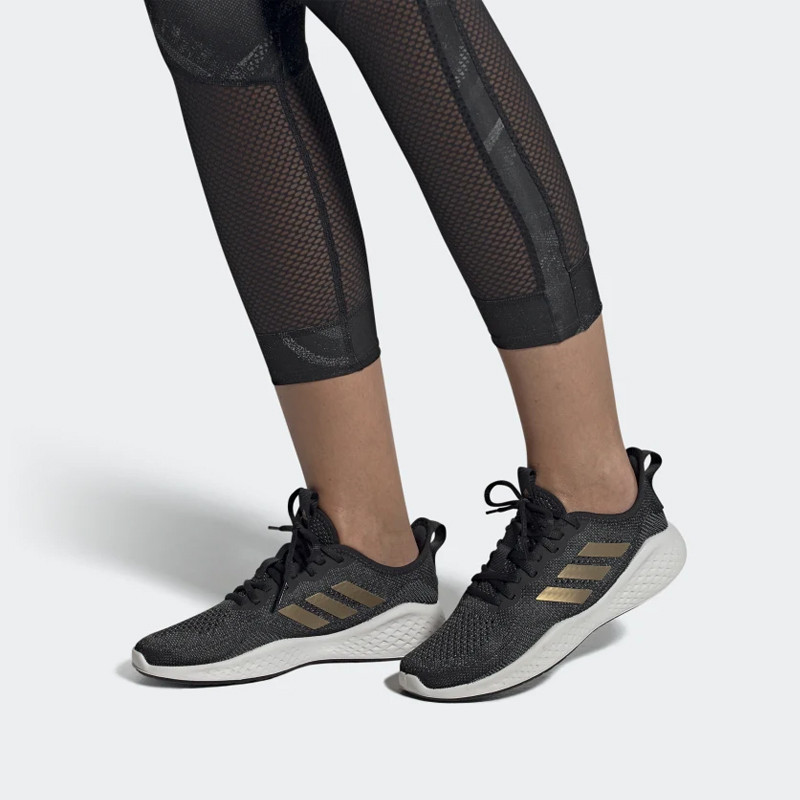 SEPATU LARI ADIDAS Wmns Fluidflow