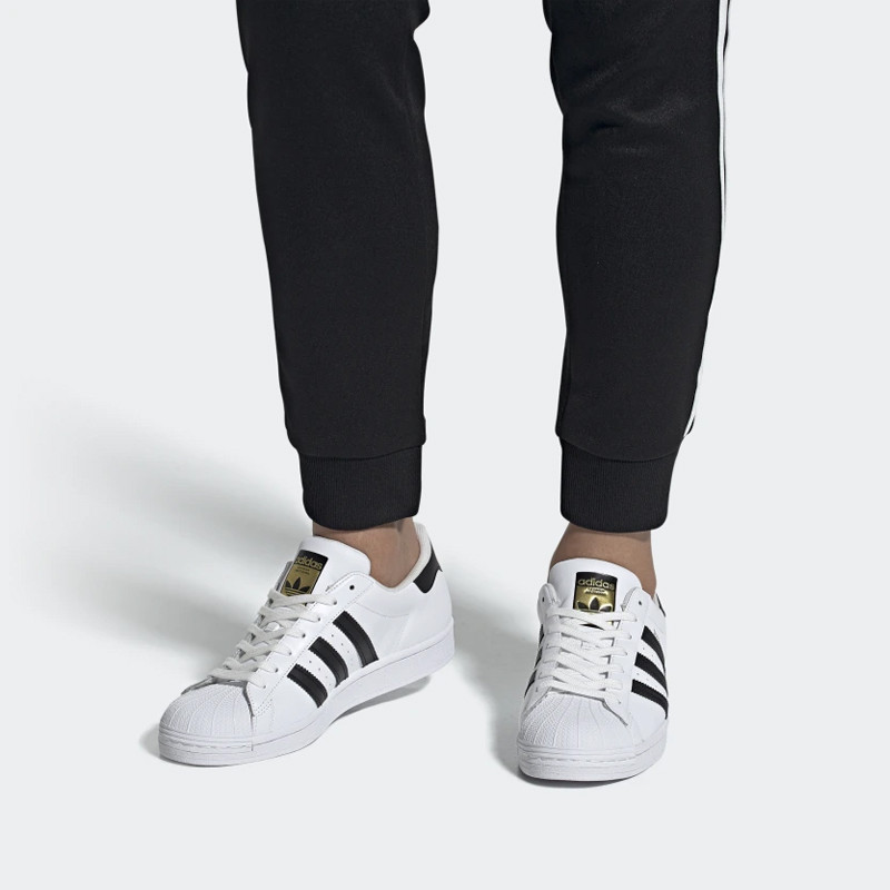 SEPATU SNEAKERS ADIDAS Superstar