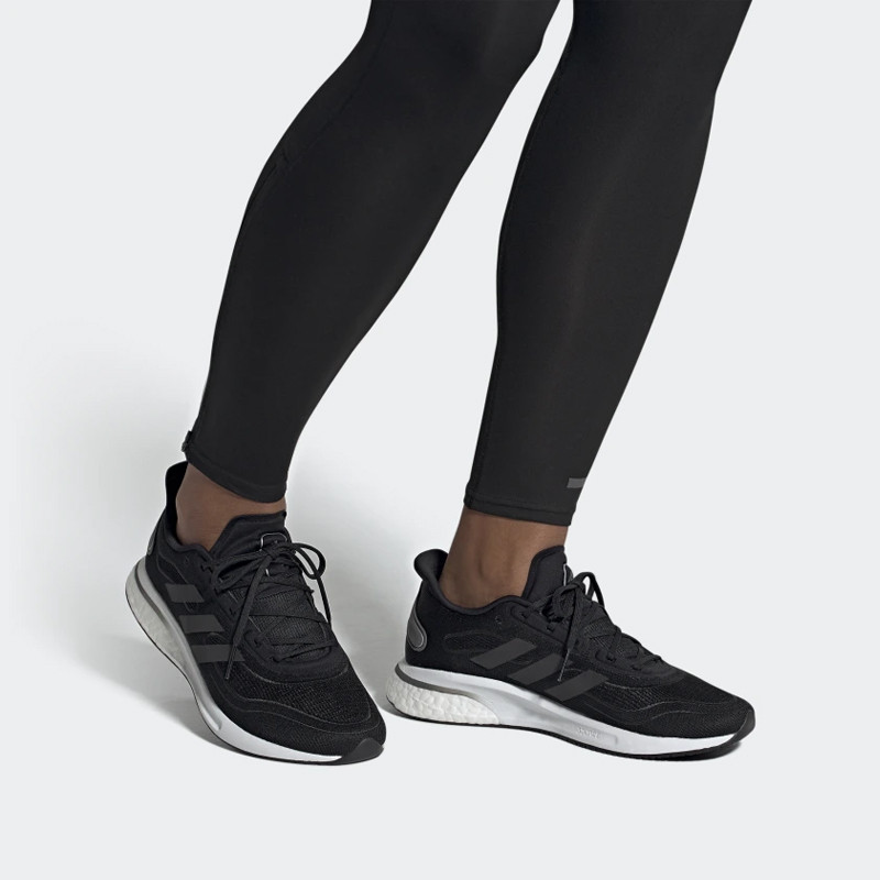 SEPATU LARI ADIDAS Supernova