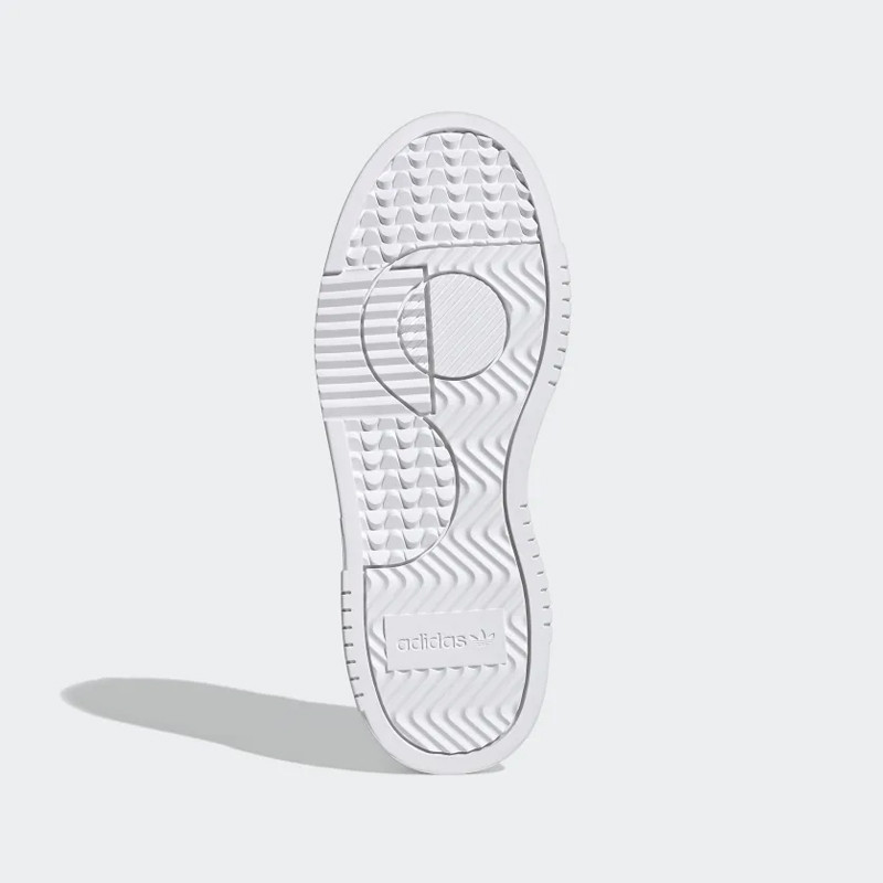 SEPATU SNEAKERS ADIDAS Wmns Supercourt