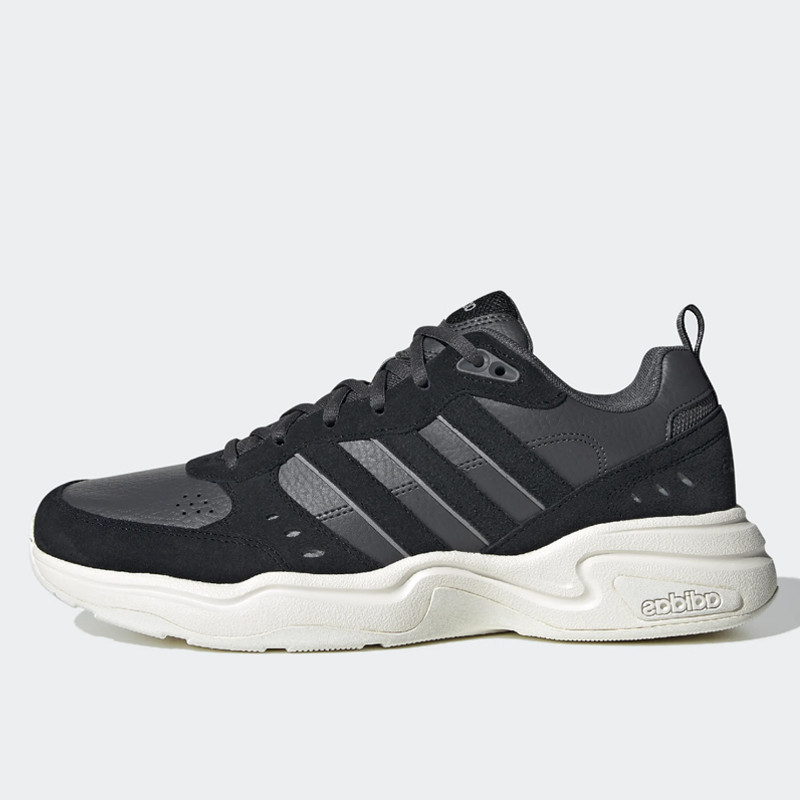 SEPATU SNEAKERS ADIDAS Strutter