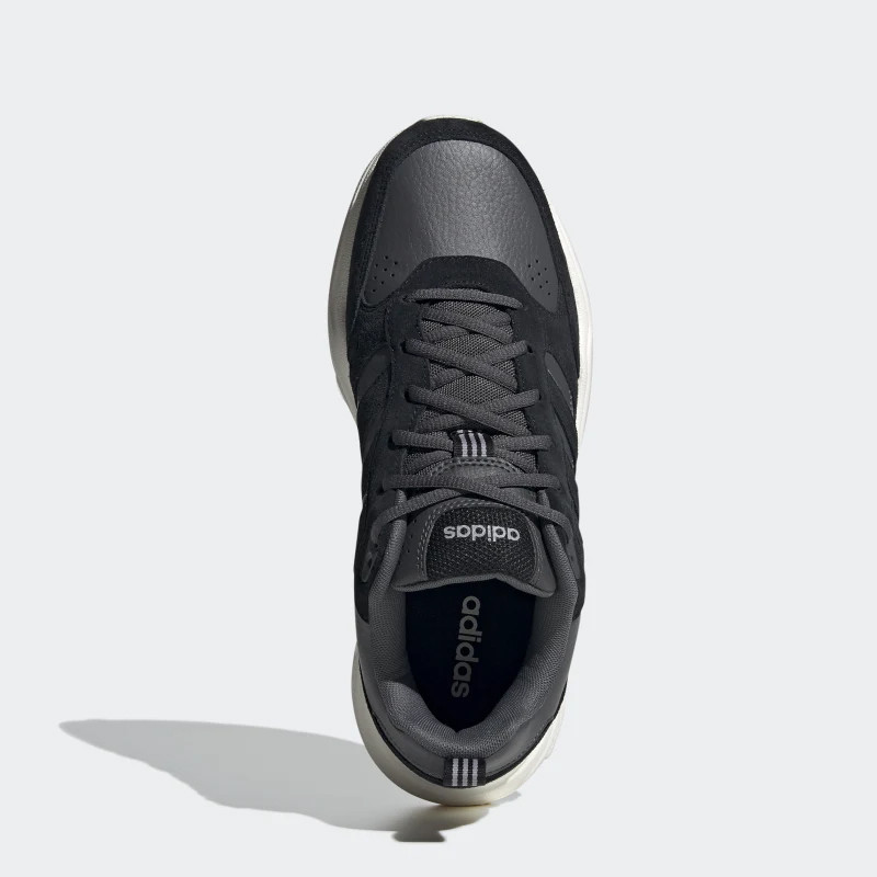 SEPATU SNEAKERS ADIDAS Strutter