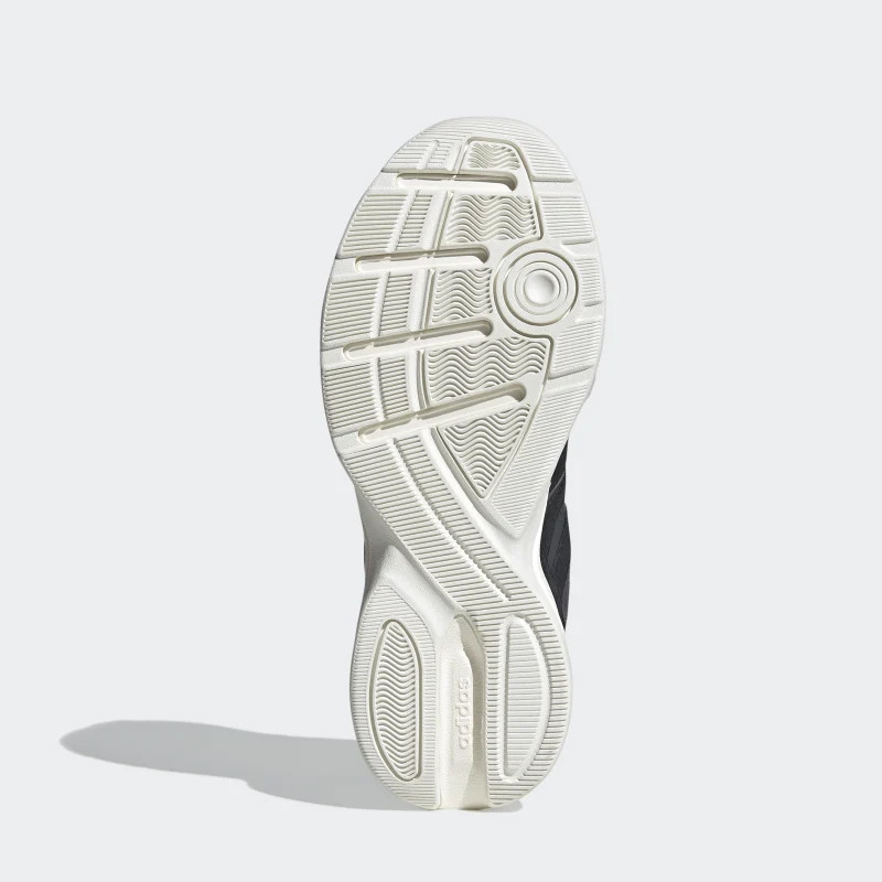 SEPATU SNEAKERS ADIDAS Strutter