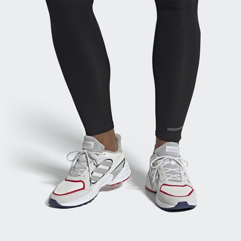 SEPATU LARI ADIDAS 90s Valasion