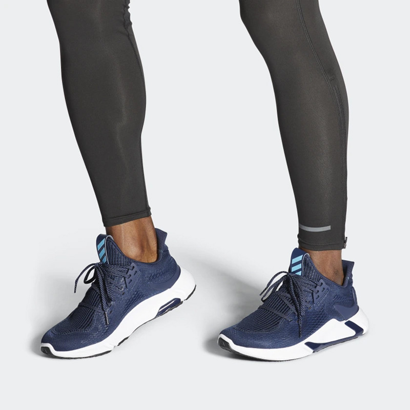 SEPATU LARI ADIDAS Edge XT