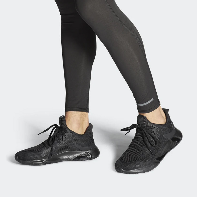 SEPATU LARI ADIDAS Edge Xt