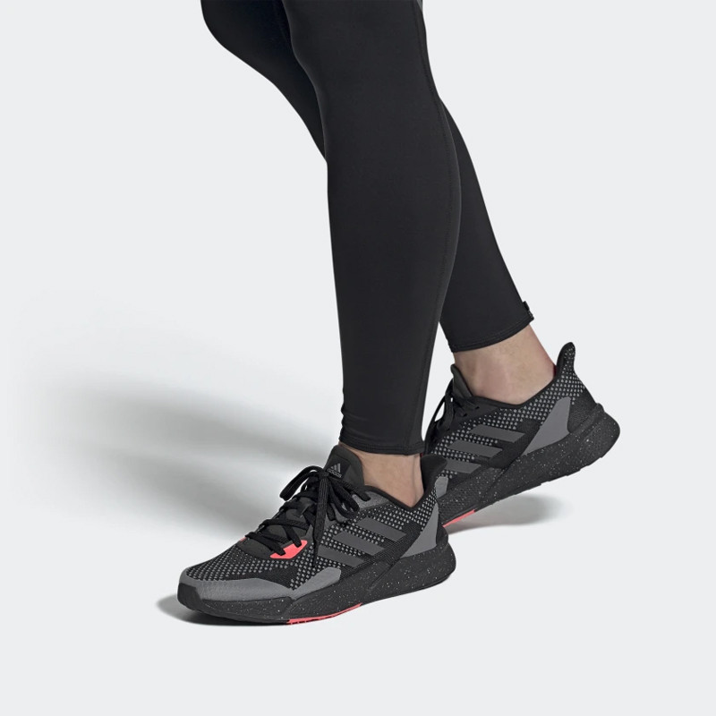 SEPATU LARI ADIDAS X9000L2