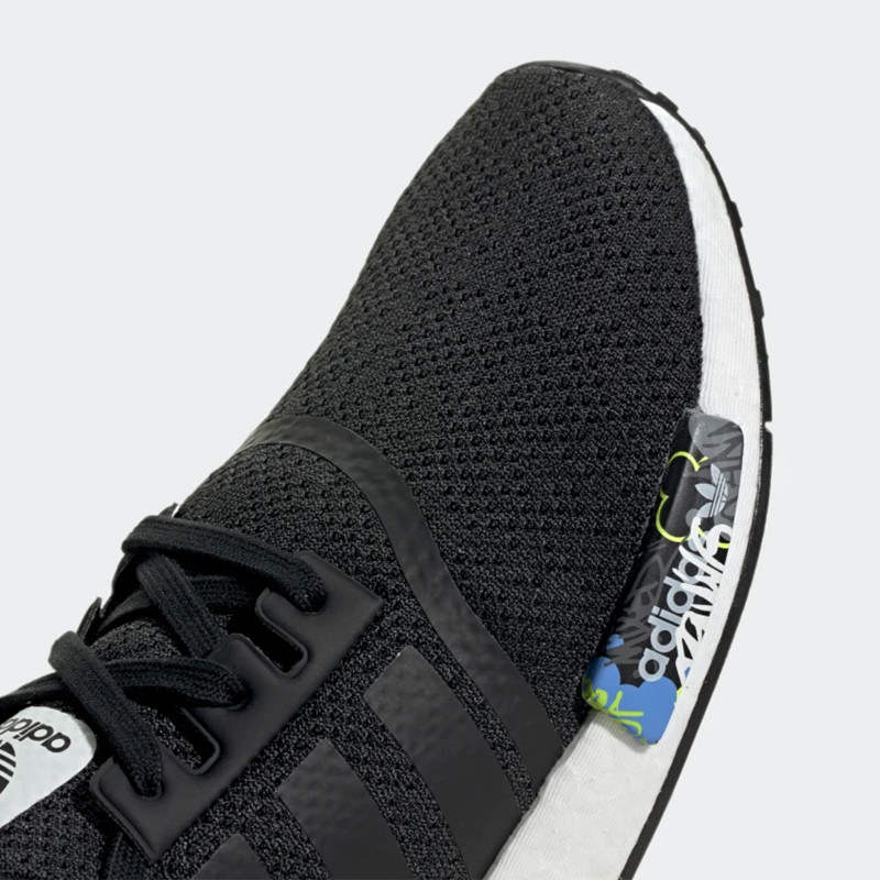 SEPATU SNEAKERS ADIDAS NMD_R1