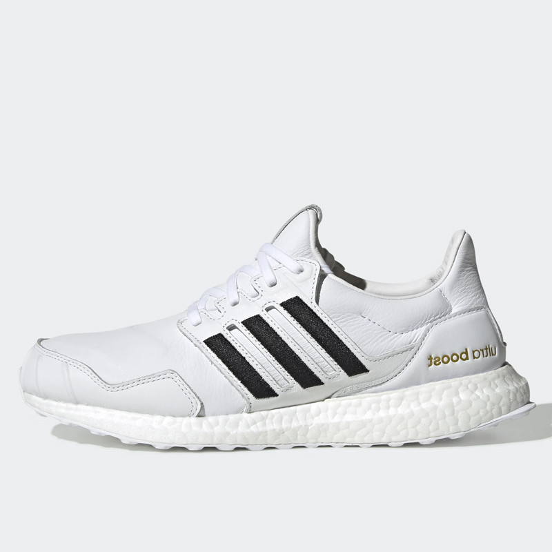 SEPATU LARI ADIDAS Ultraboost DNA