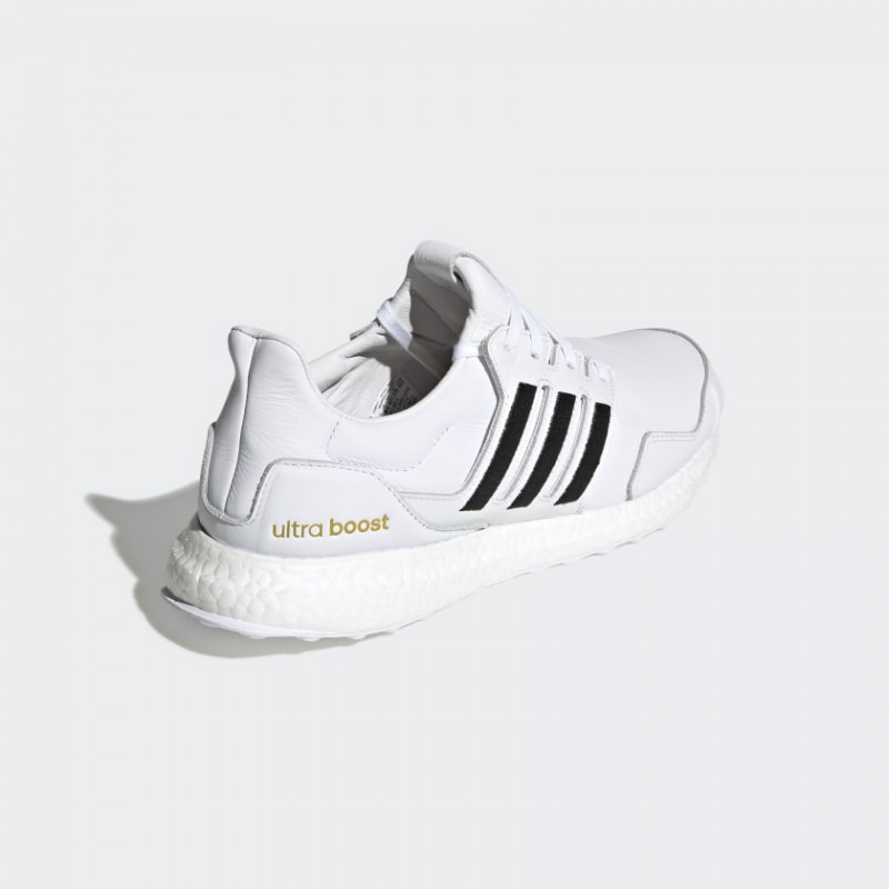 SEPATU LARI ADIDAS Ultraboost DNA