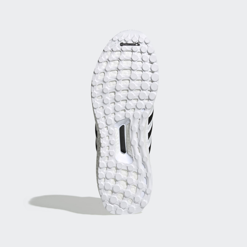 SEPATU LARI ADIDAS Ultraboost DNA