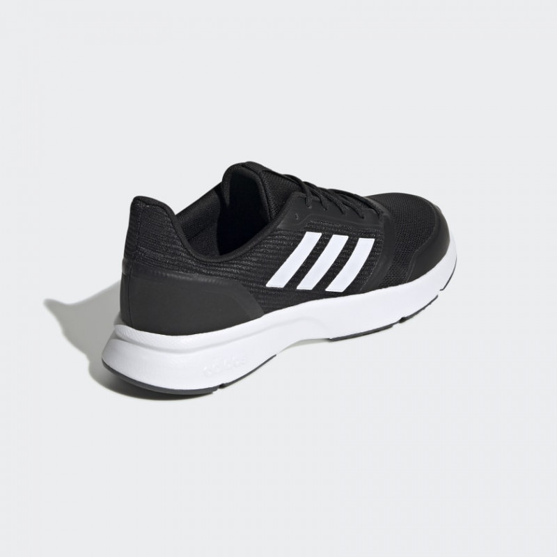 SEPATU LARI ADIDAS Nova Flow