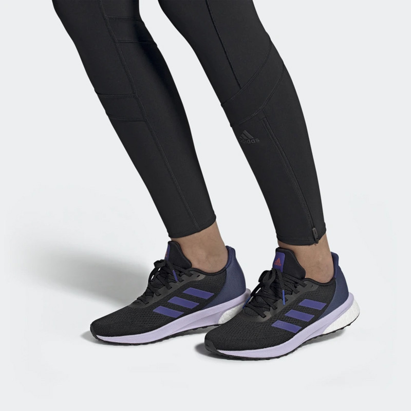 SEPATU LARI ADIDAS Wmns Astrarun
