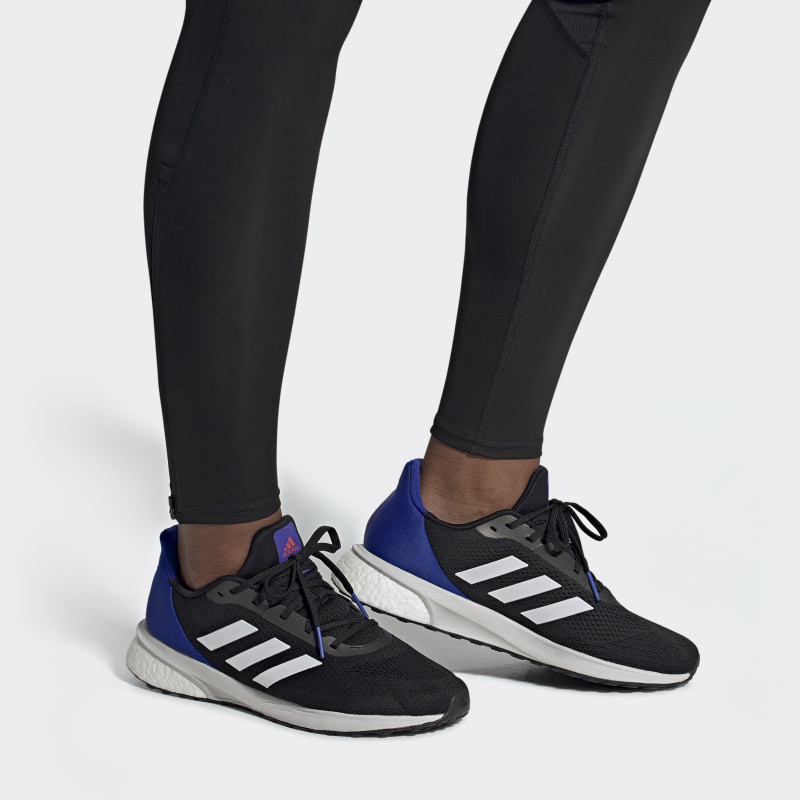 SEPATU LARI ADIDAS Astrarun