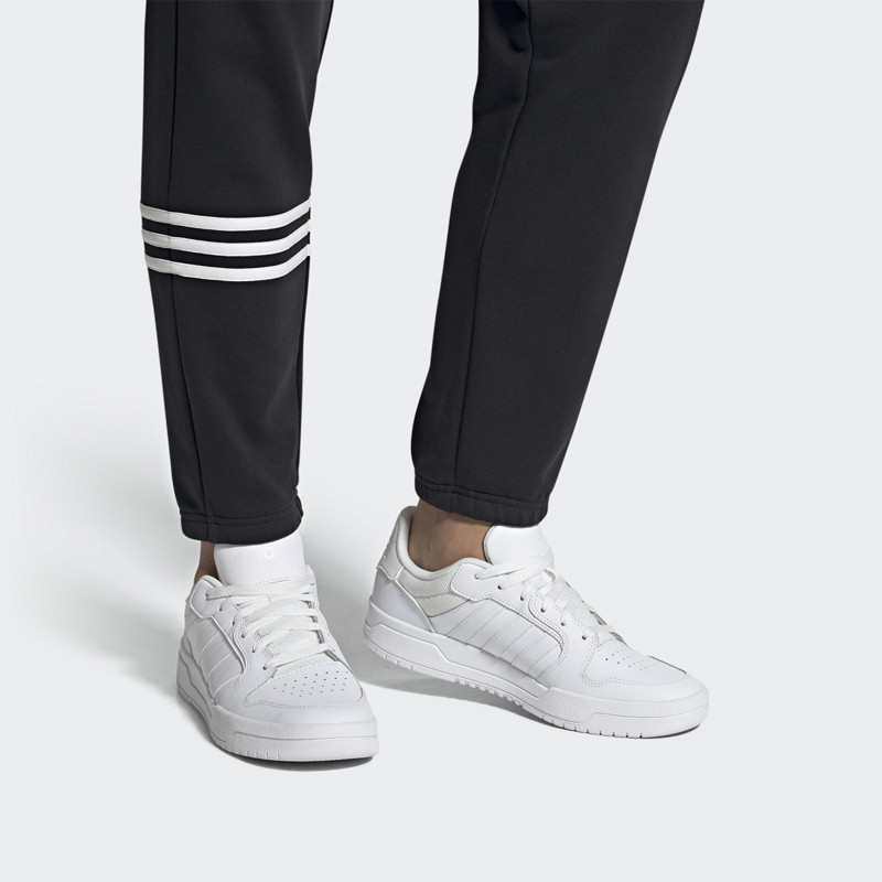 SEPATU SNEAKERS ADIDAS Entrap