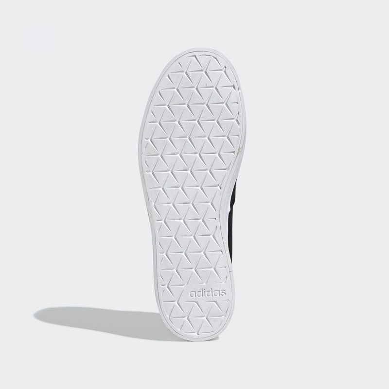 SEPATU TRAINING ADIDAS Wmns Broma