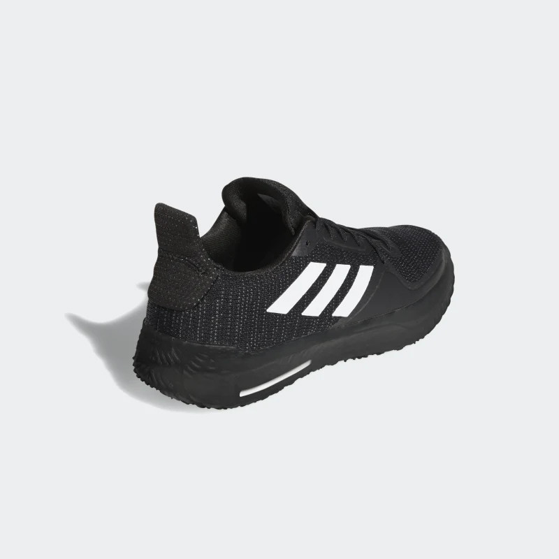 SEPATU TRAINING ADIDAS Fitboost Trainers